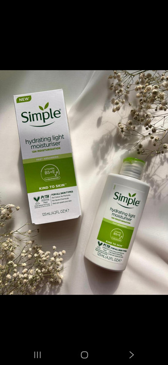 مرطوبکننده سیمپل مدل لایت | آبرسان سبک پوست چرب و حساس